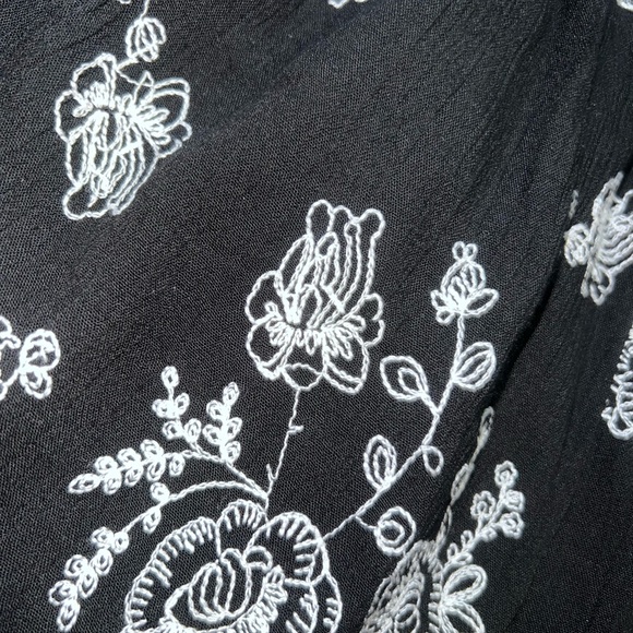 LA CLASSE BOUTIQUE ROMPER - Picture 4 of 5